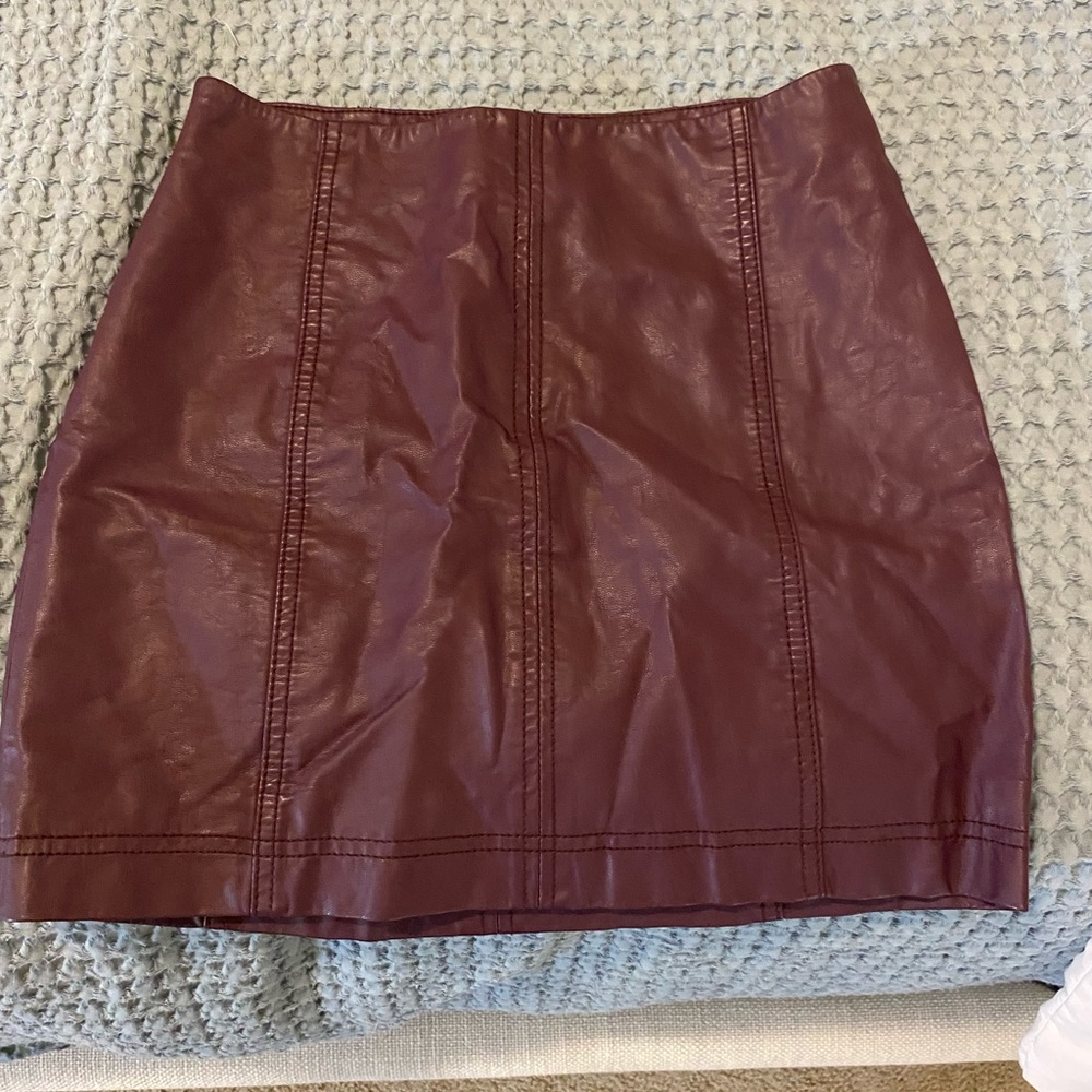 Size 0 free people faux leather skirt (maroon)